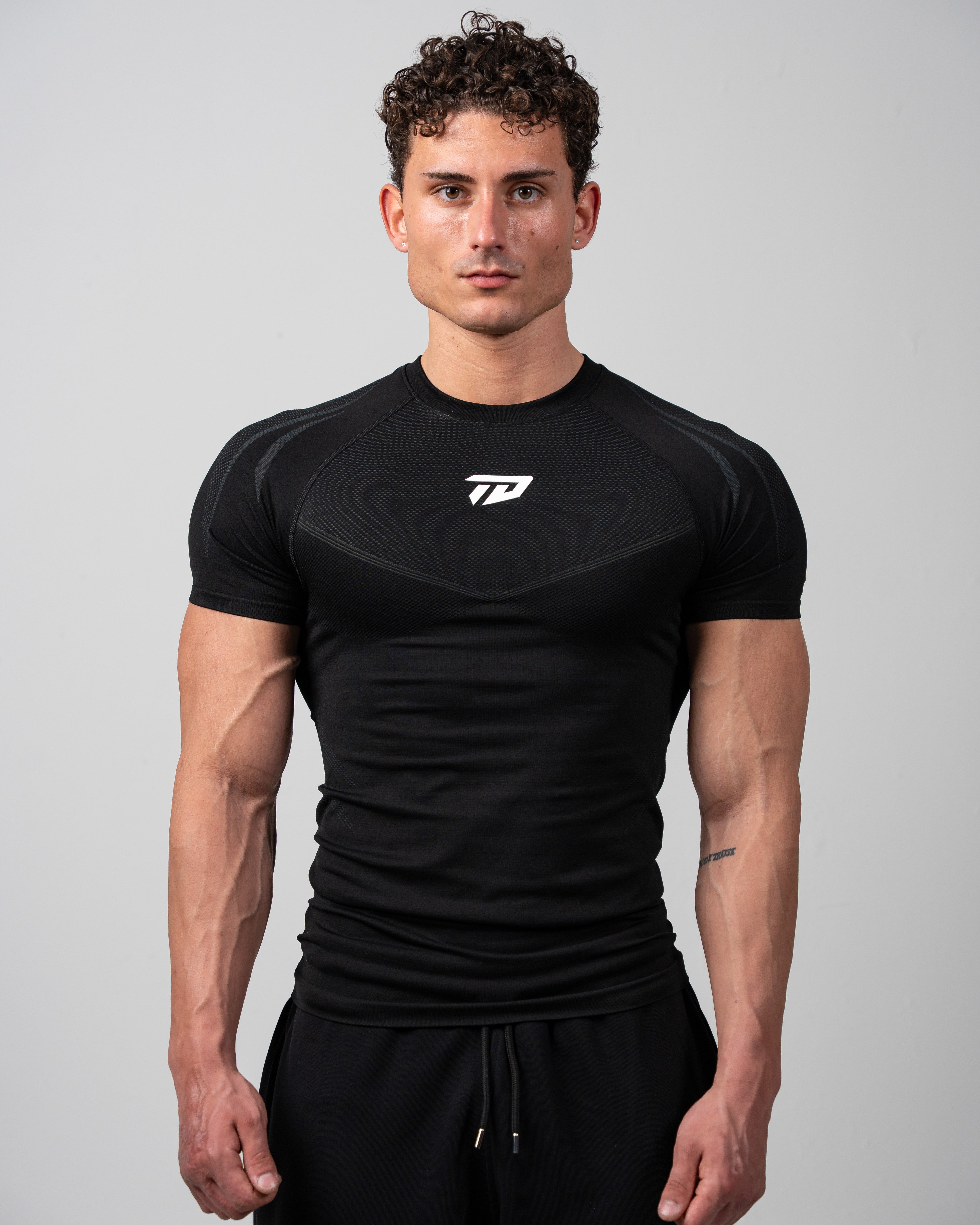 Horizon Tee Black