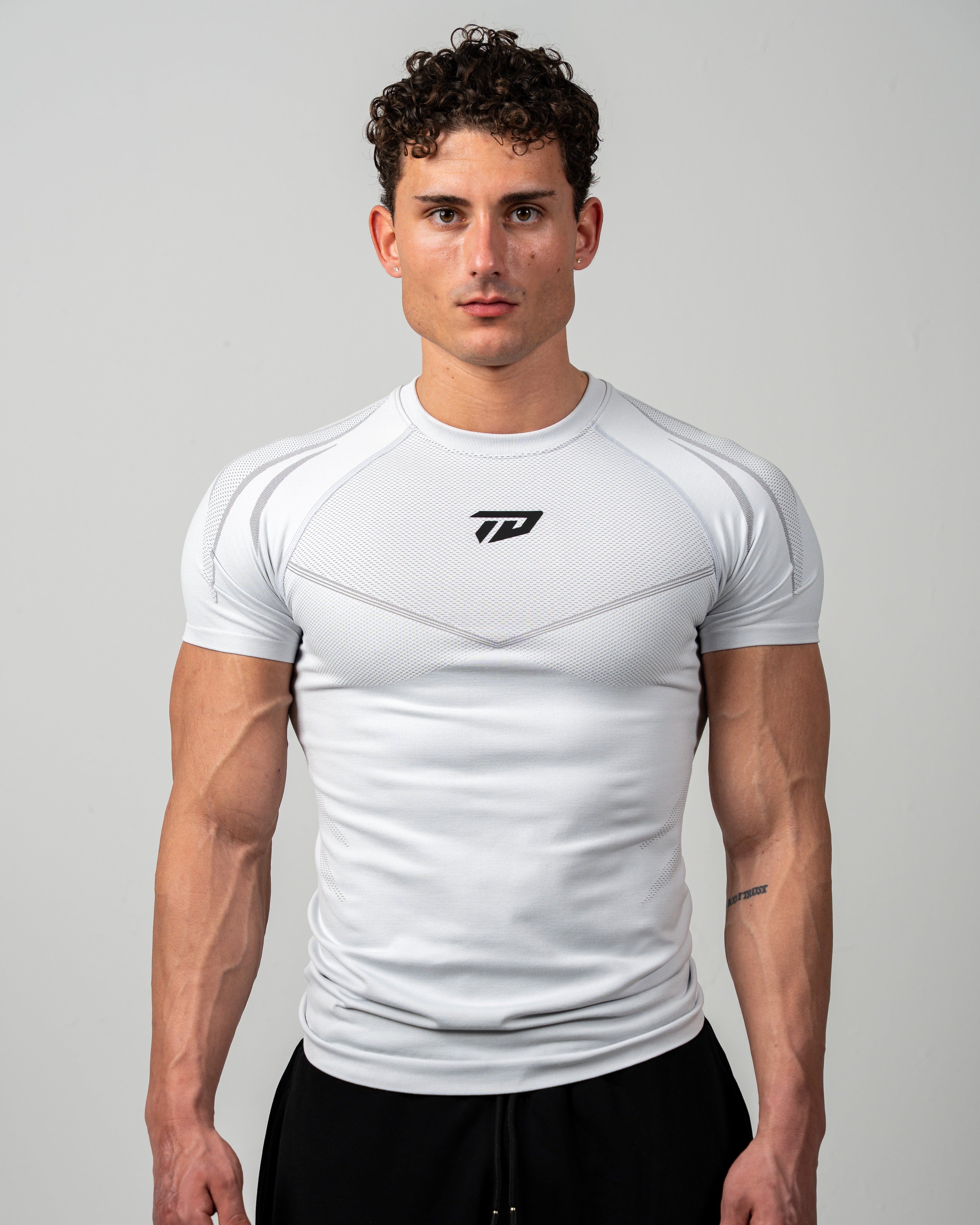 Horizon Tee Cold Grey